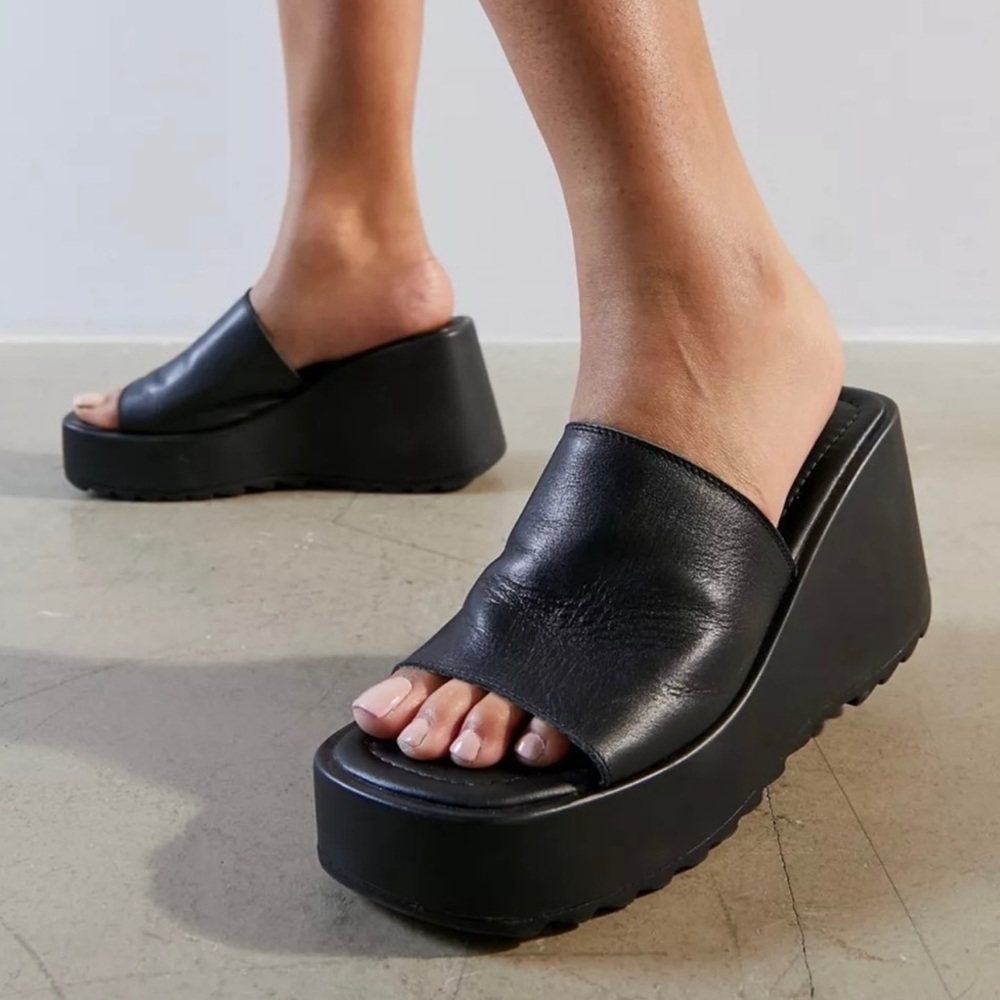 NWT Steve Madden Pepe 30 Platform Sandal